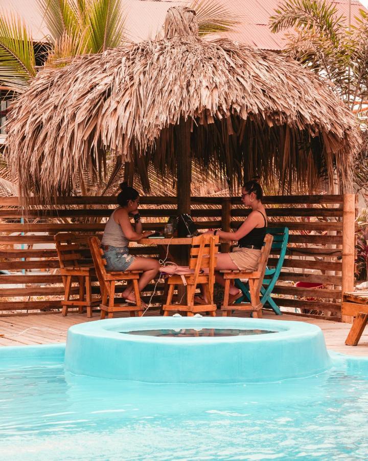El Zoo Hostel, Bar & Pool Palomino Exterior foto